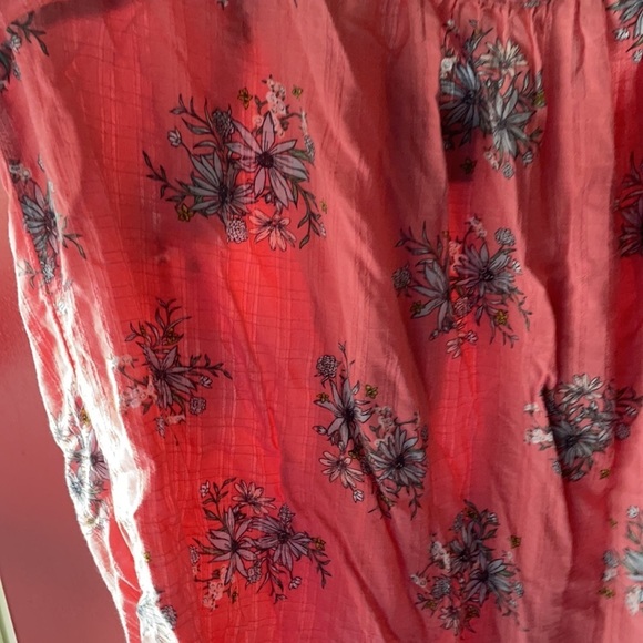 Plus Size Top - Picture 2 of 7